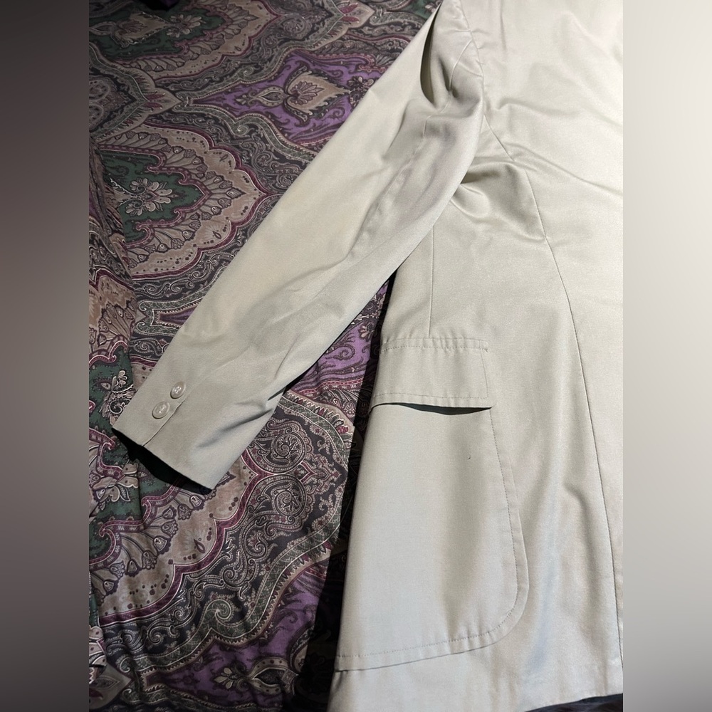 Brooks Brothers men’s Blazer Khaki color see photos description for measurements - Picture 9 of 11